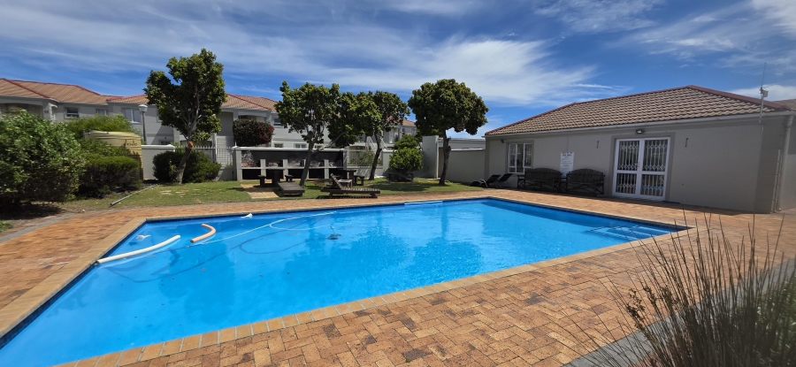 To Let 2 Bedroom Property for Rent in Royal Ascot Western Cape